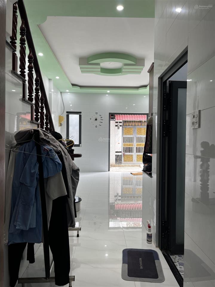 Bán nhà trệt lầu hoàn công, 3 phòng ngủ dán gạch full tường, dọn vô ở ngay, cách chợ cái răng 450m