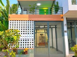 Bán nhà 100m2 view lửng ban công mới đẹp đường b11 phú an phường hưng phú, cần thơ đủ nội thất