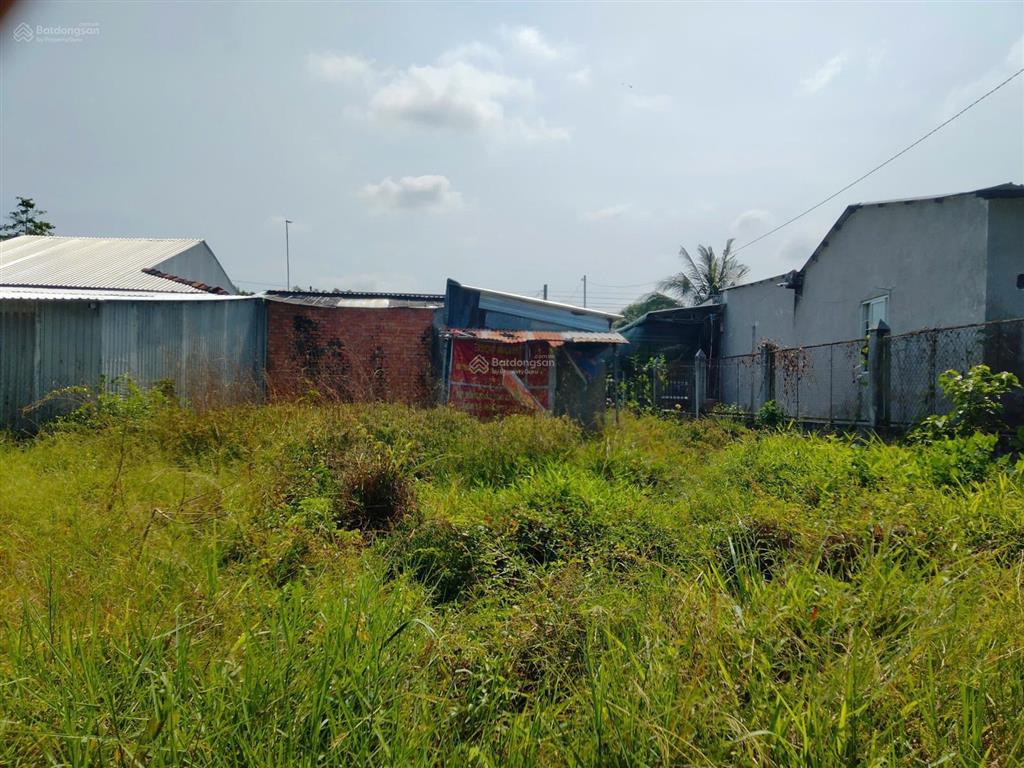 Bán đất tặng nhà trệt kiên cố lộ ô tô view sông, sau giáp kênh thủy lợi 10m cách đường tỉnh 922 1km
