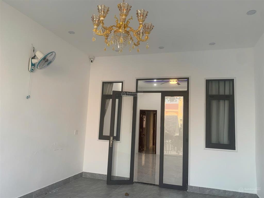 Bán nhà đường b18 kdc hưng phú, cần thơ. gần siêu thị go! 4 phòng ngủ gần khu hành chính tập trung