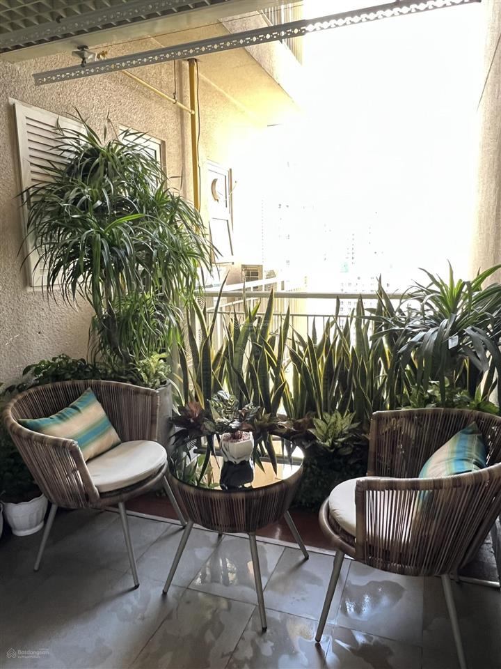 Bán căn hộ 2 phòng ngủ saigon pearl giá chỉ 9,5 tỷ, căn góc tầng thấp, view thoáng,