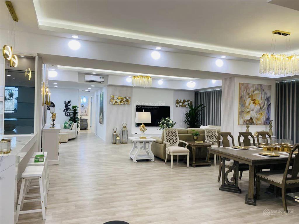 Săn deal hot bán căn hộ 3 phòng ngủ view sông saigon pearl vị trí đắc địa, full nội thất!