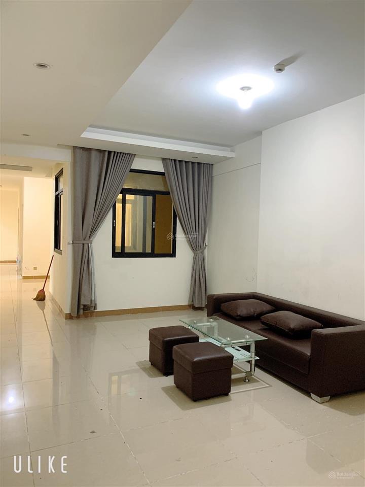 Bán căn hộ 161m2, 3pn, 4wc, giá 4 tỷ.  ms hậu 0909 910 ***
