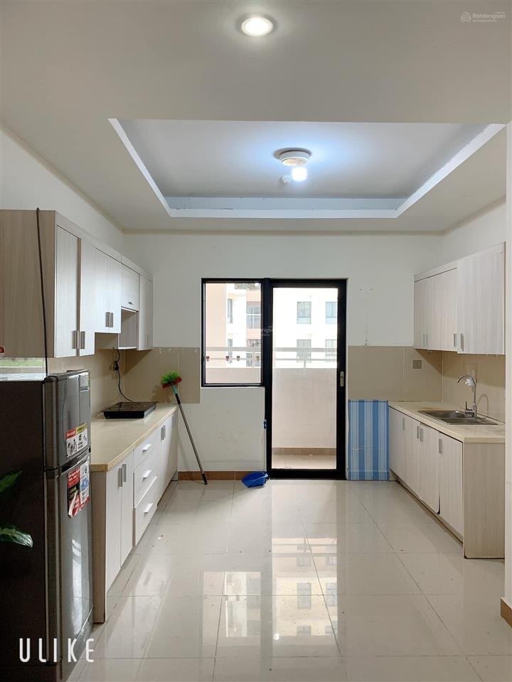 Bán căn hộ 161m2, 3pn, 4wc, giá 4 tỷ.  ms hậu 0909 910 ***