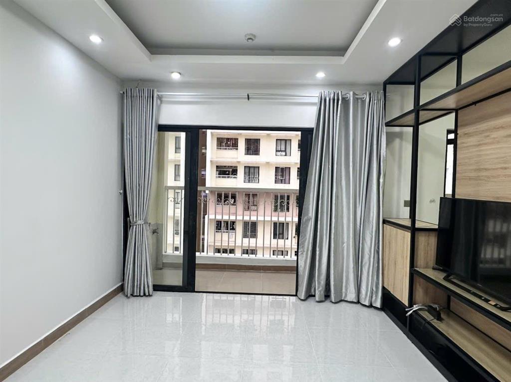 Bán căn hộ 85m2, 2pn, ban công lớn, block a1, tặng lại nội thất, giá 3 tỷ 880.  ms hậu 0909 910 ***