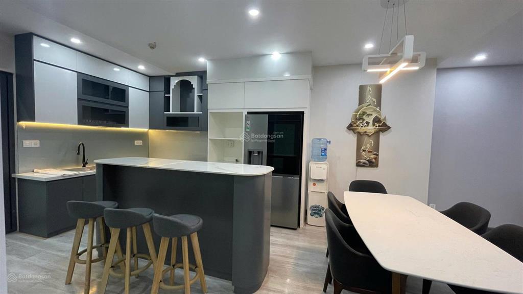 Bán căn hộ 147m2, 3pn, nội thất cao cấp, giá 4 tỷ 780.  ms hậu 0909 910 ***
