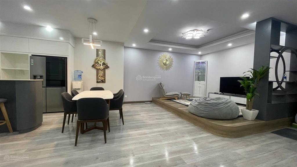 Bán căn hộ 147m2, 3pn, nội thất cao cấp, giá 4 tỷ 780.  ms hậu 0909 910 ***