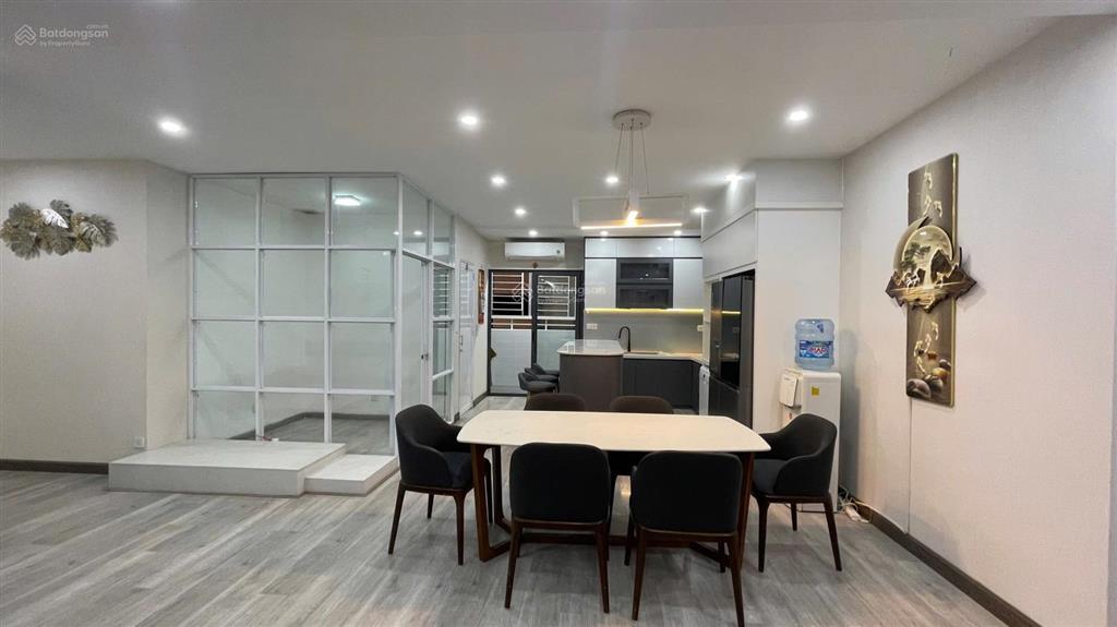 Bán căn hộ 147m2, 3pn, nội thất cao cấp, giá 4 tỷ 780.  ms hậu 0909 910 ***