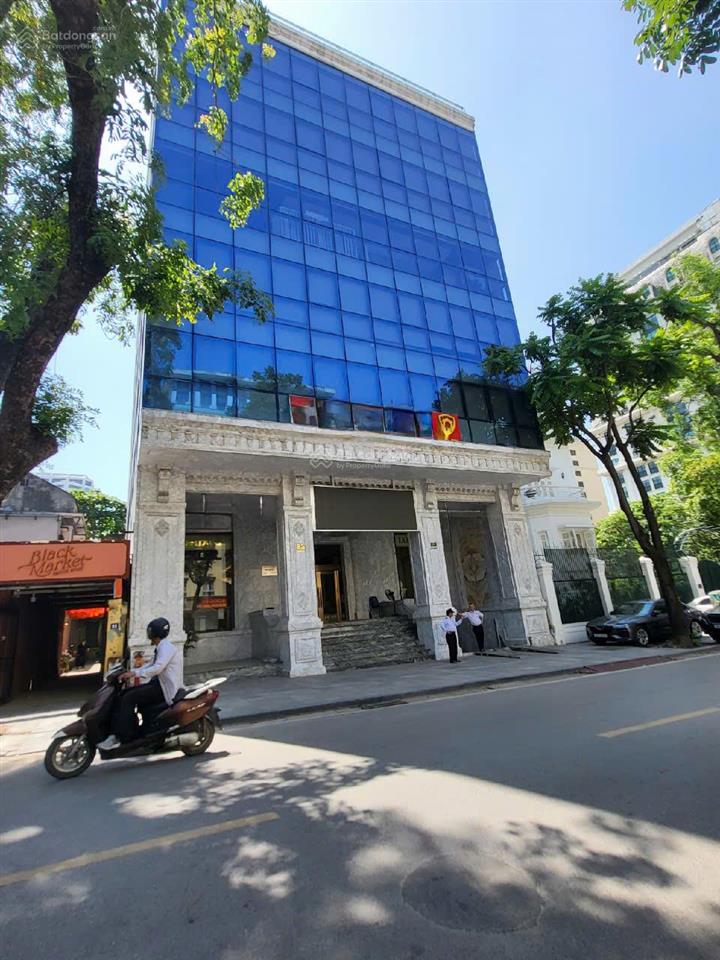 Bán tòa văn phòng hạng a, mặt phố hoàng quốc việt, 400m2, giá 3xx tỷ