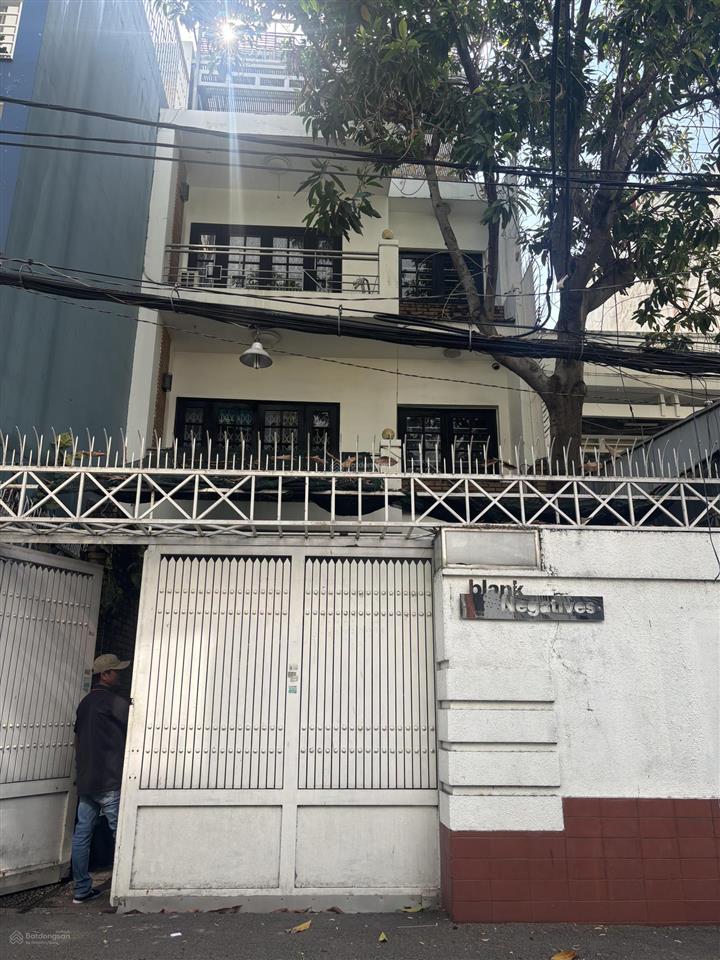 Bán nhà 12/32 đào duy anh, p9 pn, dt 140m2 (ngang 6.2 dài 22.6) hẻm 8m khu vip