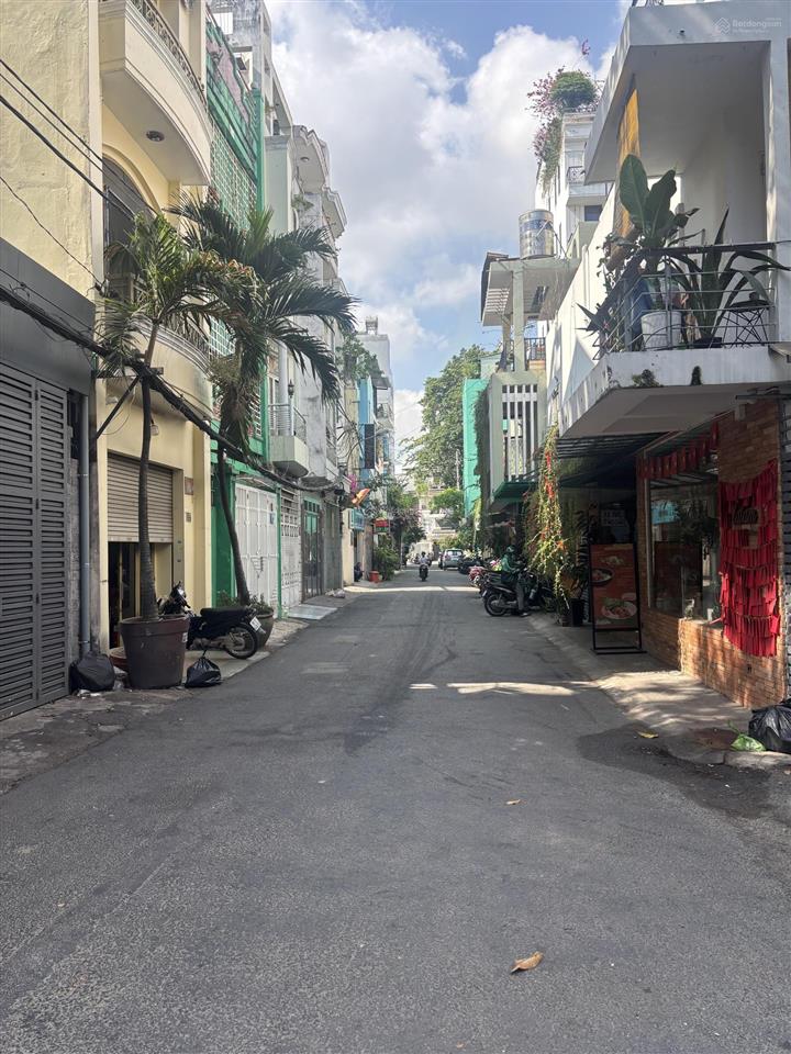 Bán nhà 12/32 đào duy anh, p9 pn, dt 140m2 (ngang 6.2 dài 22.6) hẻm 8m khu vip