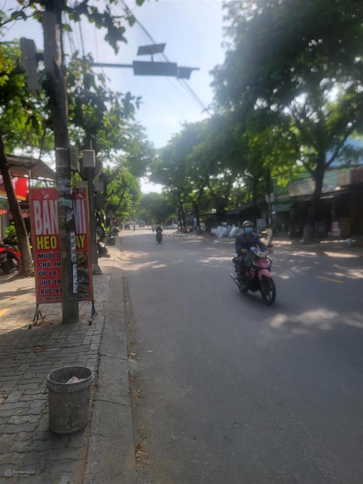 Bán đất mặt tiền diện tích lớn 140m2 phù hợp xây trọ hoặc tách đôi làm sổ chung.