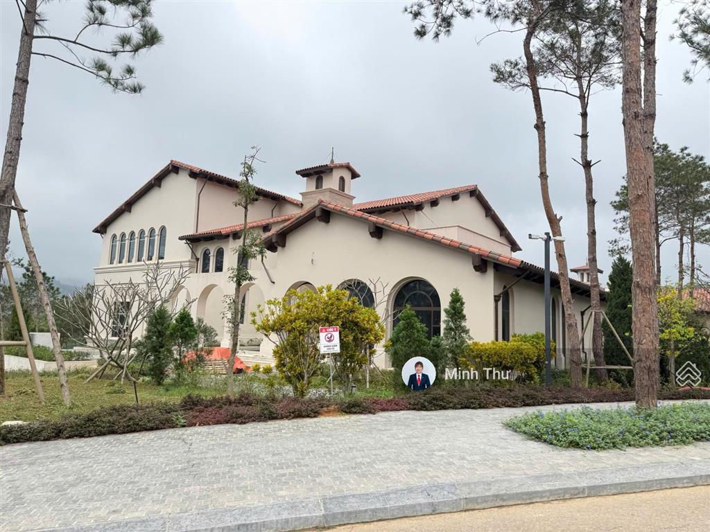 Duy nhất căn biệt thự rừng thông có hầm, kinh doanh tự do, đất ở lâu dài, đã hiện hữu 0906 879 ***