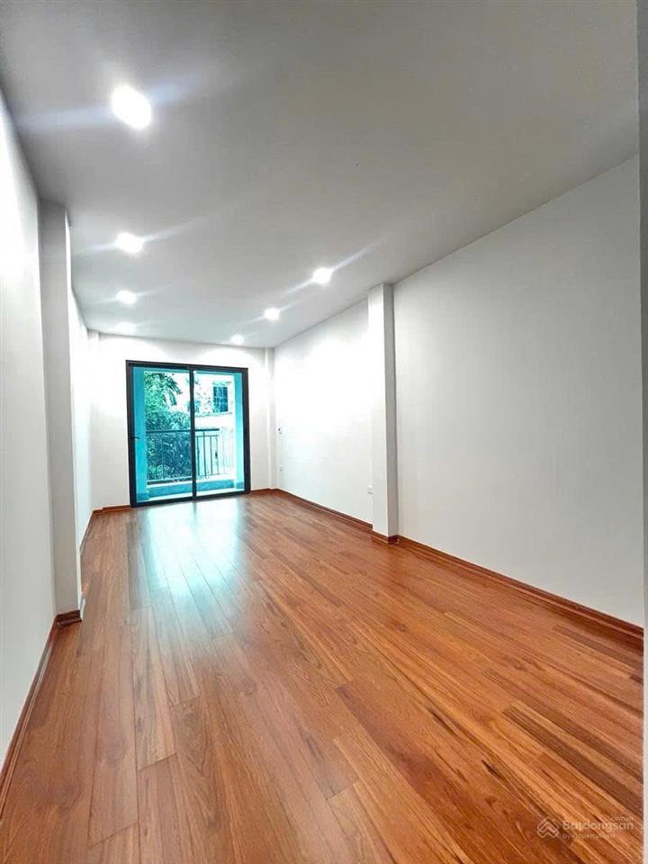 Siêu ngon, chỉ 6.5 tỷ nhà 40m2 5 tầng có thang máy, ô tô sát nhà, mới keng, sdcc, ngõ 27 tây mỗ