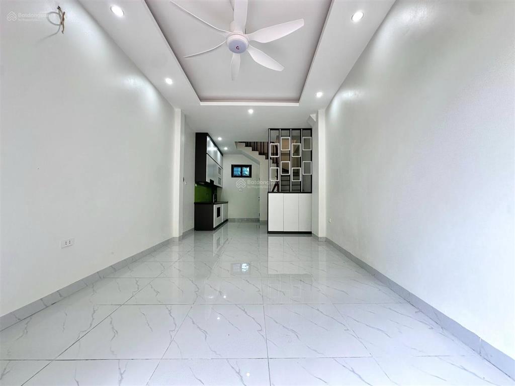 Chỉ 6.2 tỷ nhà 38m², 5 tầng mới keng ở ngay, sdcc sát vinhomes smart city, chủ cần bán gấp