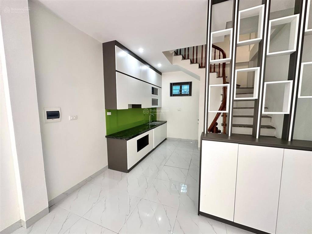 Chỉ 6.2 tỷ nhà 38m², 5 tầng mới keng ở ngay, sdcc sát vinhomes smart city, chủ cần bán gấp