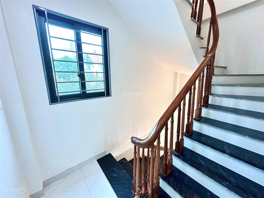 Chỉ 6.2 tỷ nhà 38m², 5 tầng mới keng ở ngay, sdcc sát vinhomes smart city, chủ cần bán gấp