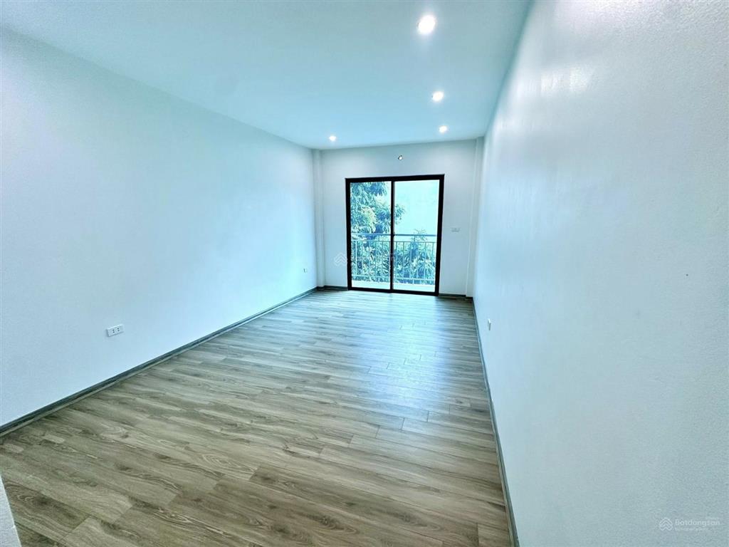 Chỉ 6.2 tỷ nhà 38m², 5 tầng mới keng ở ngay, sdcc sát vinhomes smart city, chủ cần bán gấp