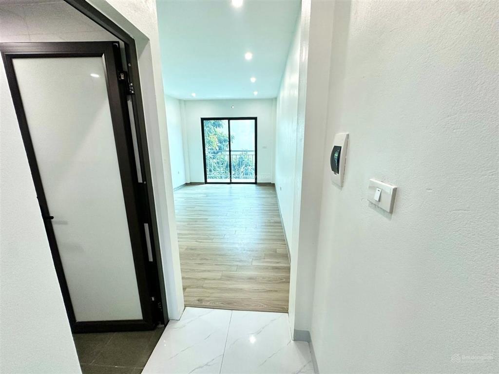 Chỉ 6.2 tỷ nhà 38m², 5 tầng mới keng ở ngay, sdcc sát vinhomes smart city, chủ cần bán gấp