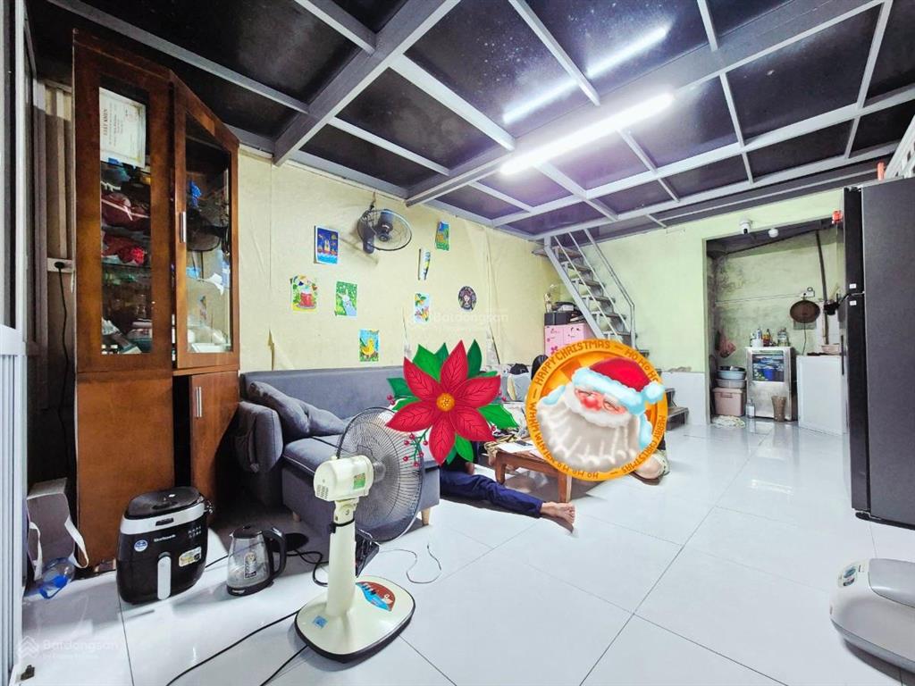 Siêu hiếm căn nhà 35m2 lô góc 2 tầng vạn phúc, ngõ rộng gần phố, chỉ 6.35 tỷ sđcc
