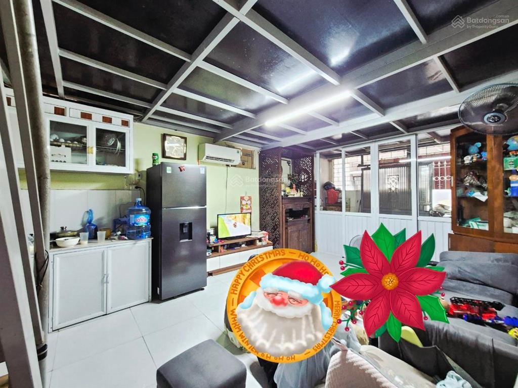 Siêu hiếm căn nhà 35m2 lô góc 2 tầng vạn phúc, ngõ rộng gần phố, chỉ 6.35 tỷ sđcc