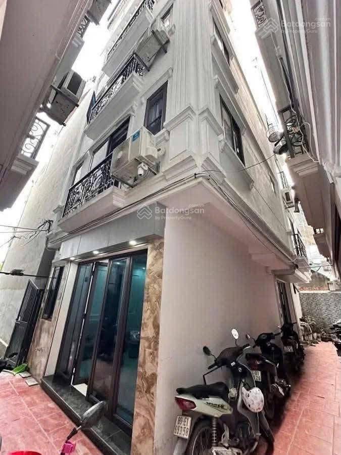 Bán gấp căn 38m2 5 tầng lô góc siêu đẹp tặng full nội thất chỉ 5.8 tỷ hàng xóm vin tây mỗ