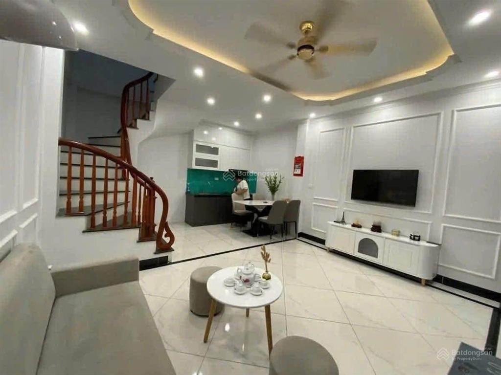 Bán gấp căn 38m2 5 tầng lô góc siêu đẹp tặng full nội thất chỉ 5.8 tỷ hàng xóm vin tây mỗ