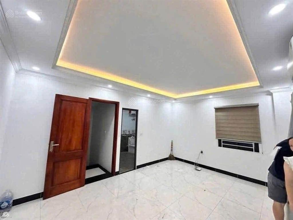 Bán gấp căn 38m2 5 tầng lô góc siêu đẹp tặng full nội thất chỉ 5.8 tỷ hàng xóm vin tây mỗ