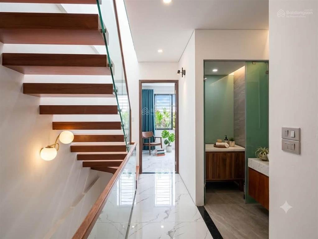 Bán gấp nhà tây mỗ hàng xóm vinsmart 40m2 5 tầng mới đẹp full nội thất, chỉ 5.95 tỷ ngõ thoáng