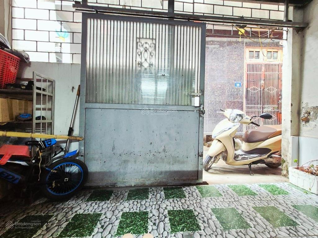 Bán gấp nhà 31m2 lô góc 2 tầng gần bưu điện hà đông, 2 mặt ngõ ô tô gần, chỉ 5.5 tỷ có tl