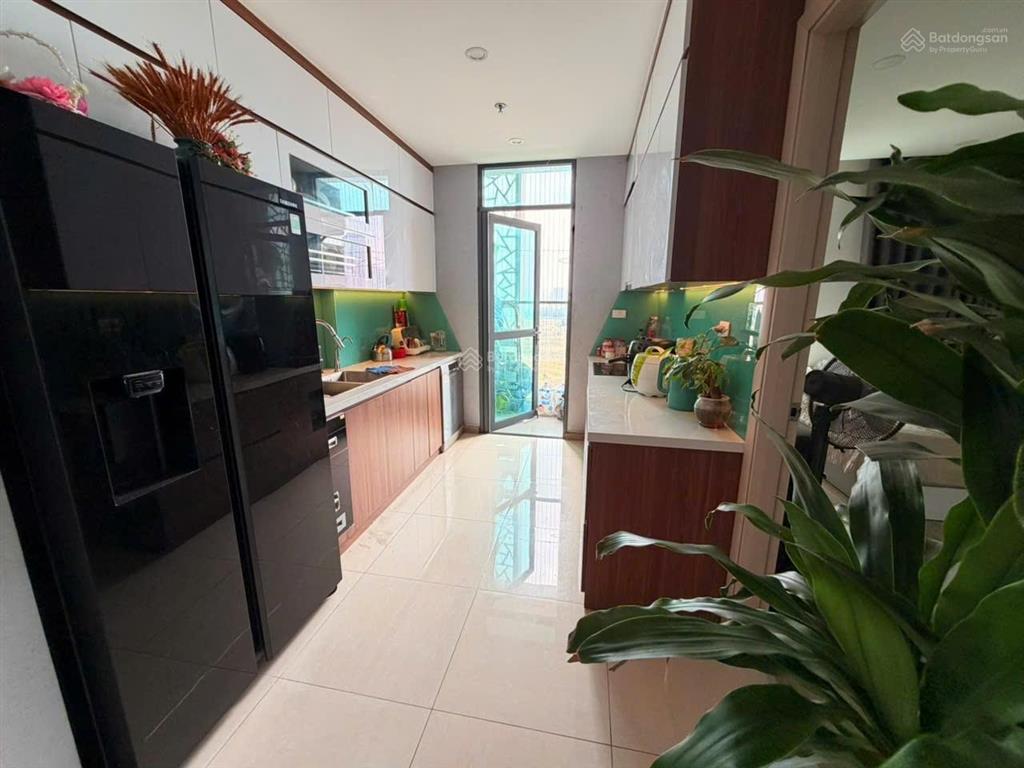 Bán căn hộ tầng trung c14 bộ công an, 108m2, 3 ngủ. 2 vs. giá 7.3 tỷ