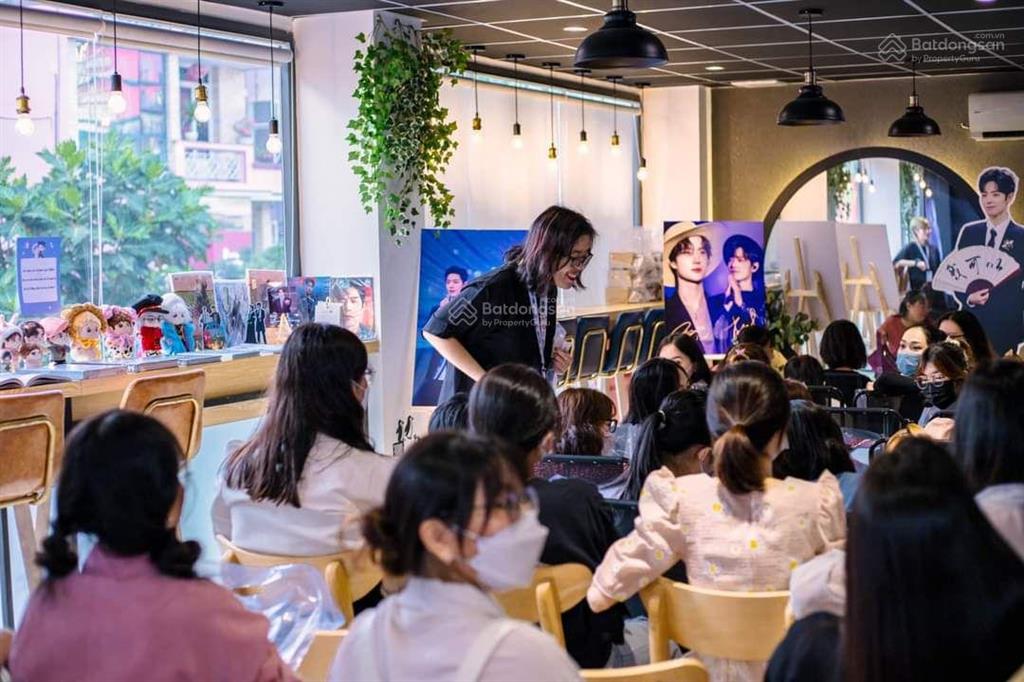 Sáng quán, vị trí trung tâm, 52a nguyễn văn đậu, 40 triệu, 270m2, đẹp xuất sắc, giá cực chất