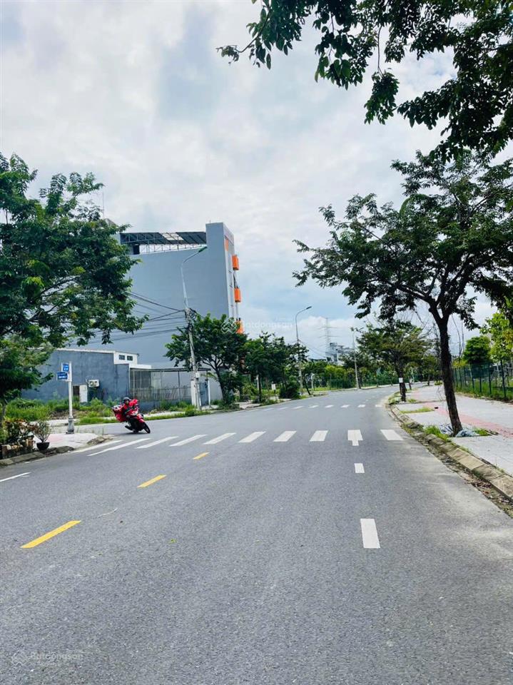 Bán đất lê sỹ dt 125m2  ngang 6m  giá 7 tỷ 9