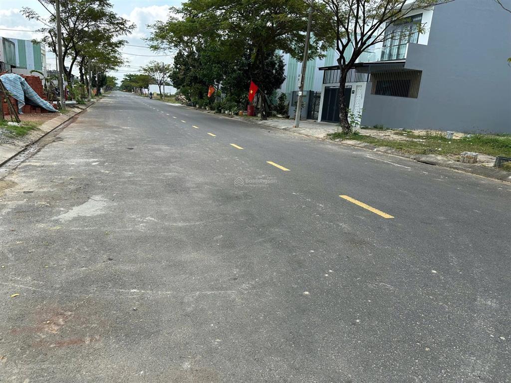 Bán đất trục chính đường 10m5 khu bá tùng hoà quý hướng đông