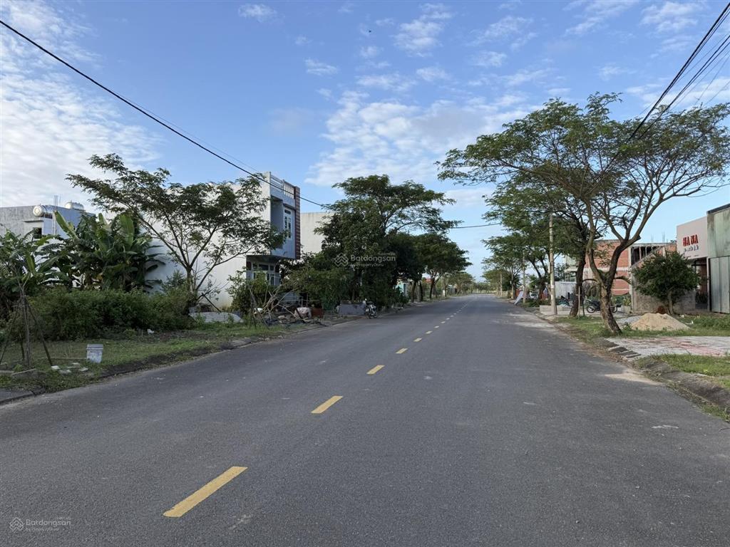 Bán lô góc 2 mặt tiền đường 10m5 khu bá tùng 3
