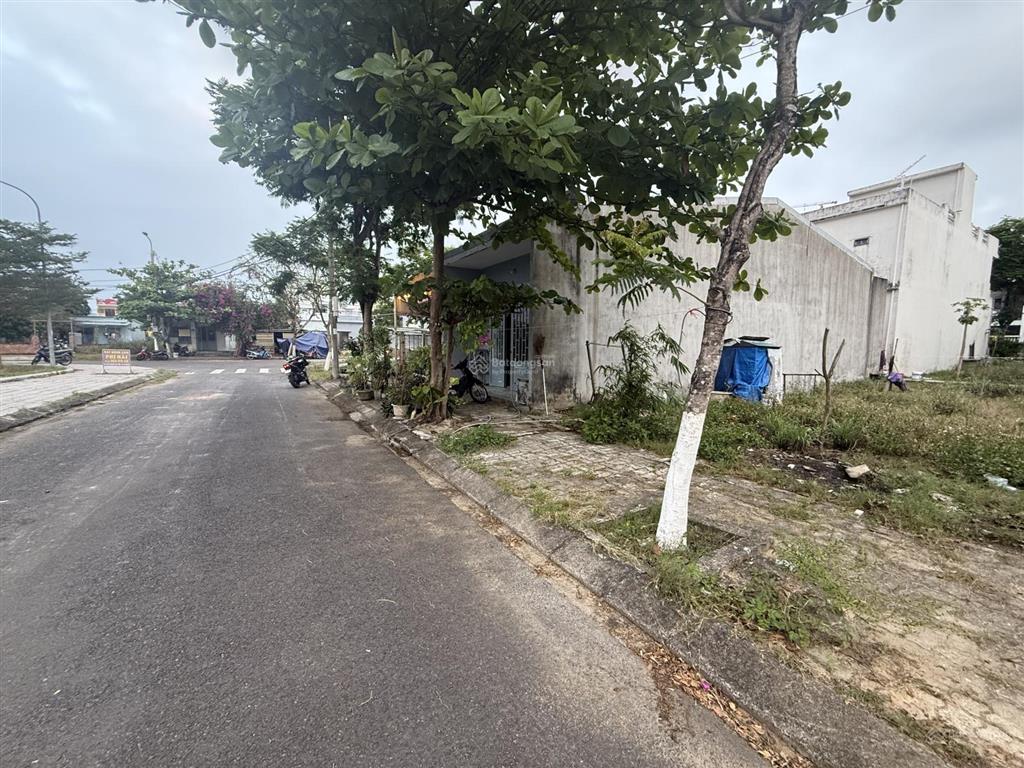 Bán đất view công viên khu tái định cư đất biển tân trà