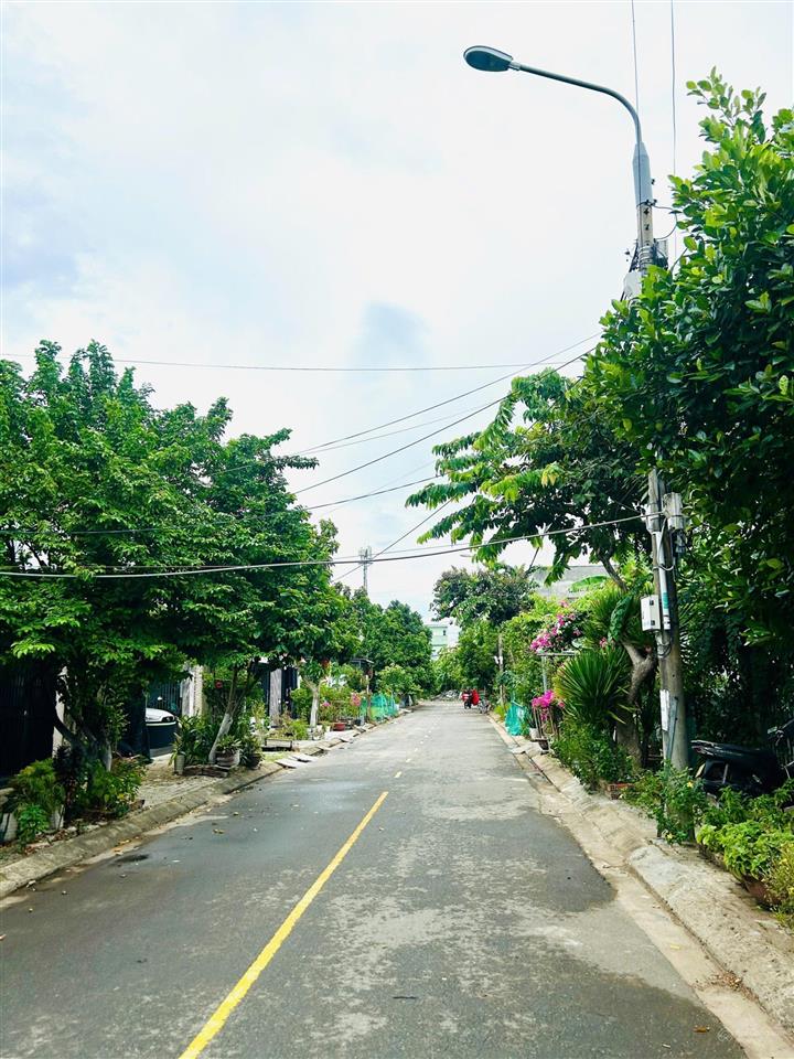 Bán đất bá tùng ngay cầu khuê đông đường 5m5