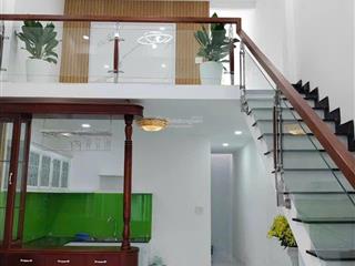 Nhà sổ hồng riêng gần ubnd xã đông thạnh  2.75 tỷ