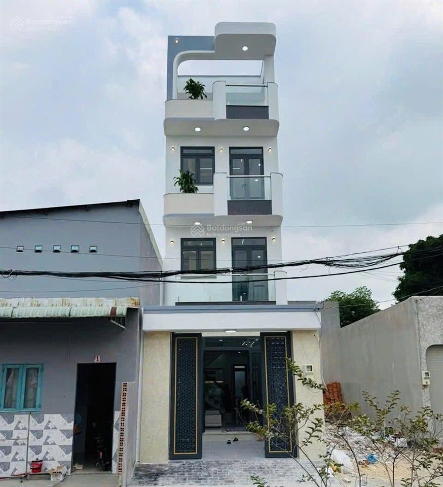 Nhà mới đẹp trung tâm hóc môn full nội thất cao cấp