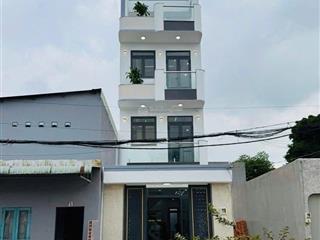 Nhà mới đẹp trung tâm hóc môn full nội thất cao cấp