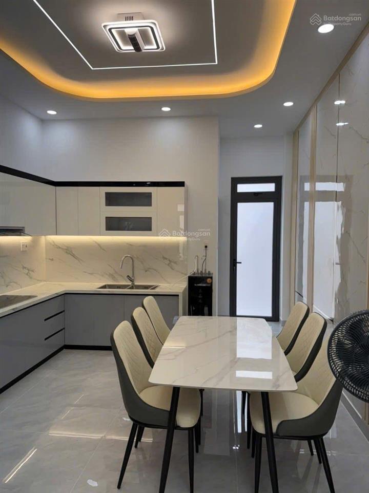 Nhà mới đẹp trung tâm hóc môn full nội thất cao cấp