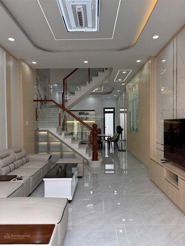 Nhà mới đẹp trung tâm hóc môn full nội thất cao cấp