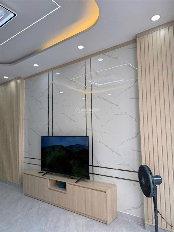 Nhà mới đẹp trung tâm hóc môn full nội thất cao cấp