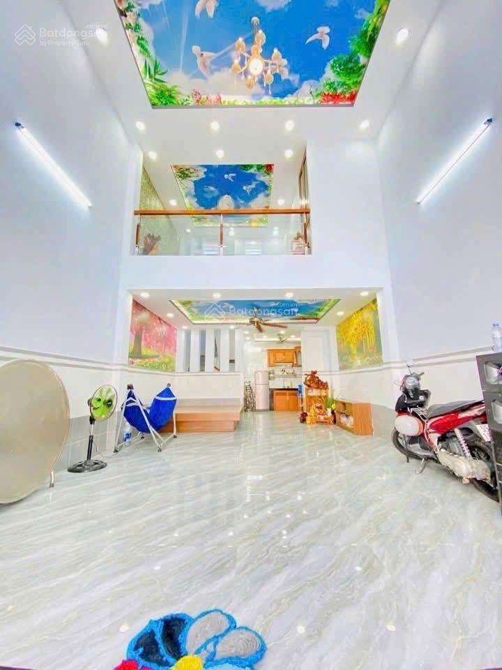 2,9tỷ có căn nhà đẹp 1 lửng 1 lầu trong khu biệt thự, tặng nội thất  nguyễn thị thảnh  hóc môn