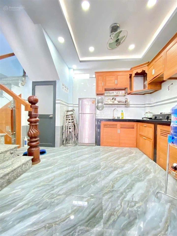 2,9tỷ có căn nhà đẹp 1 lửng 1 lầu trong khu biệt thự, tặng nội thất  nguyễn thị thảnh  hóc môn