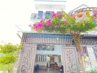 2,9tỷ có căn nhà đẹp 1 lửng 1 lầu trong khu biệt thự, tặng nội thất  nguyễn thị thảnh  hóc môn