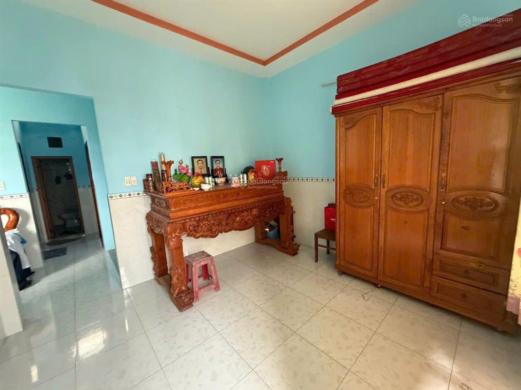 5.5 tỷ  hẻm 5m  lô gốc 2 mặt tiền  full thổ cư gần chợ hóc môn