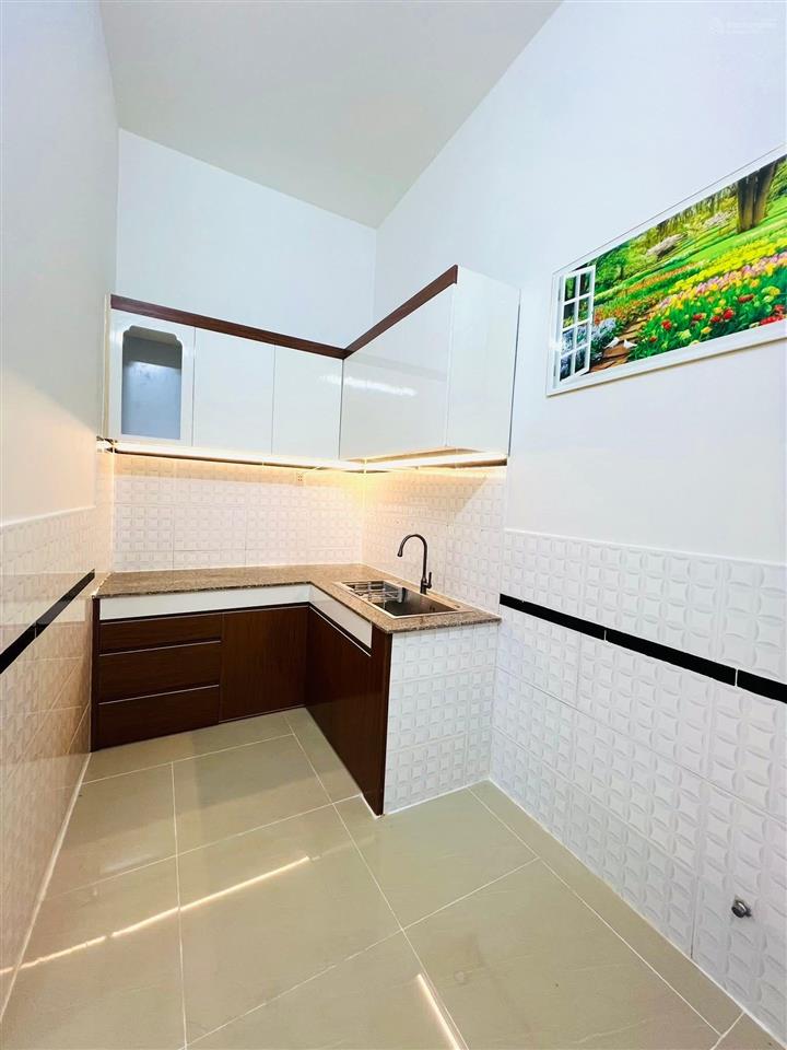 1.65 tỷ  nhà 2 tầng shc  hẻm ô tô  ấp 3 bà điểm hóc môn