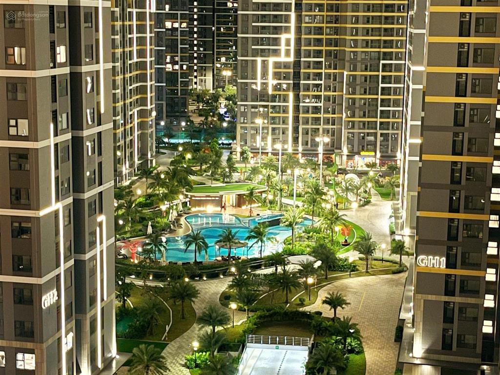 Bán 2pn  mcp tòa c sát vincom giá 4.799ty full nội thất cao cấp.