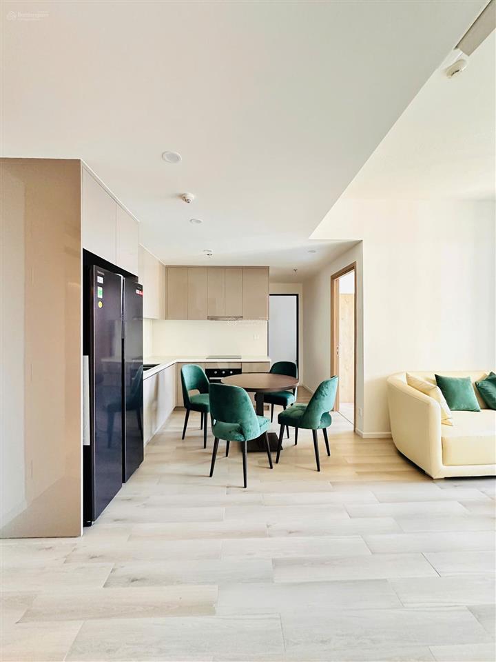 Bán 2pn  mcp tòa c sát vincom giá 4.799ty full nội thất cao cấp.